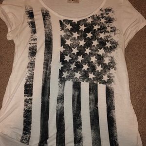 Women’s L black and white patriotic T-shirt